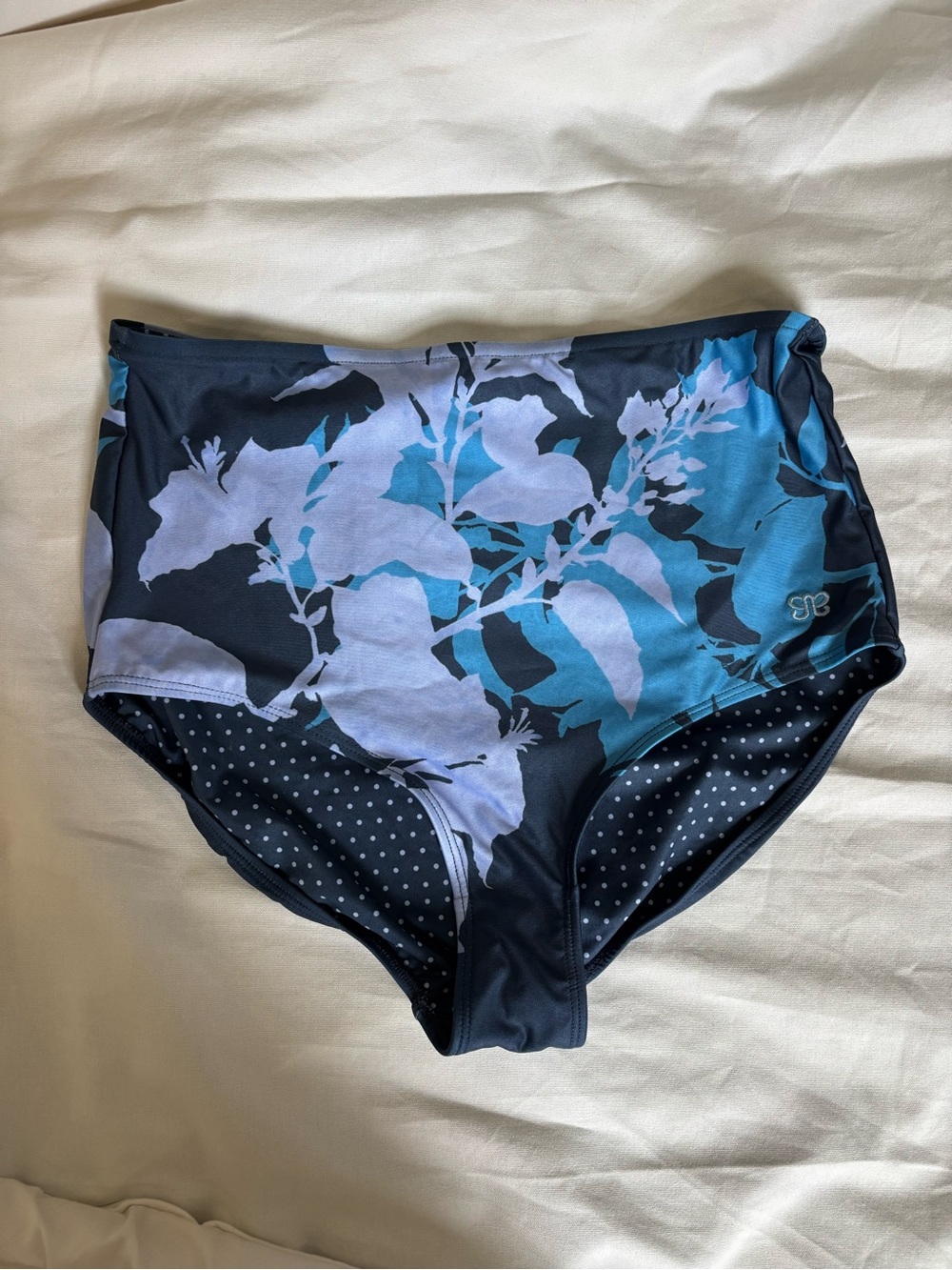 Albion hibiscus icon swim crop and bottoms Floral Set in Navy and Lilac - medium - Picture 6 of 7